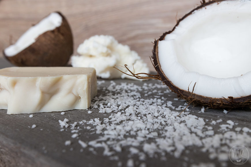 Olej kokosowy w mydłach i codziennej pielęgnacji skóry