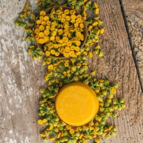 Naturalne barwienie mydeł olej rokitnikowy