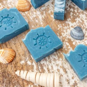 Naturalne barwienie mydeł glinka