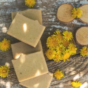 Naturalne barwienie mydeł kurkuma