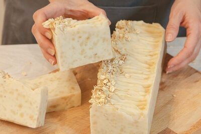 Jak zrobić naturalne mydło sodowe w kostce?